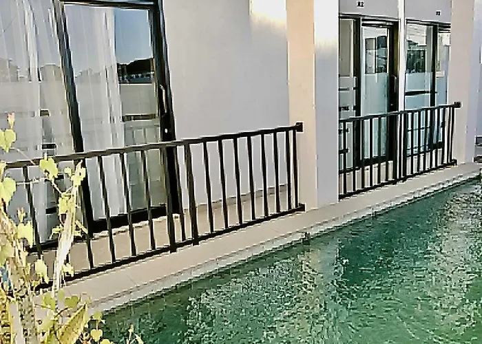 South Island Bali -near Uluwatu アパート ジンバラン